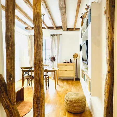 Apartment Au Coeur De Montmartre! Paris